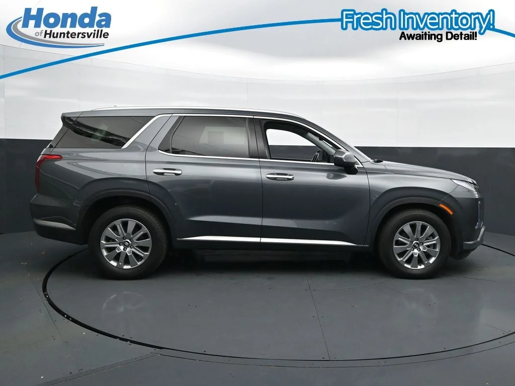 Used 2025 Graphite Hyundai SEL image 11