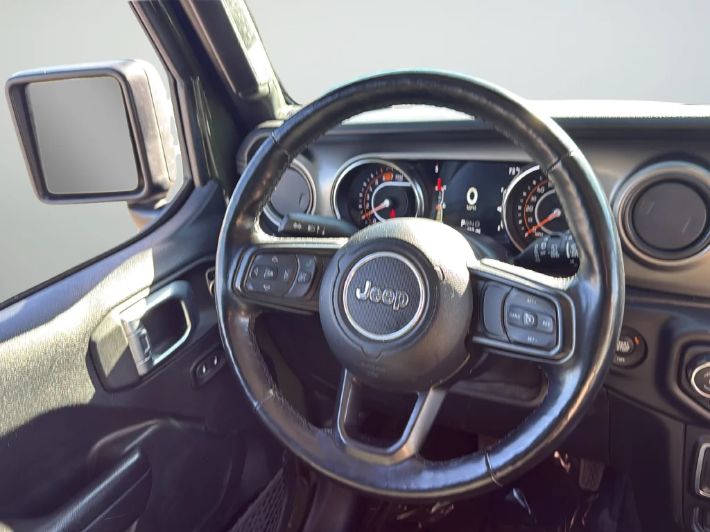 Used 2021 Green Jeep Sport S image 31