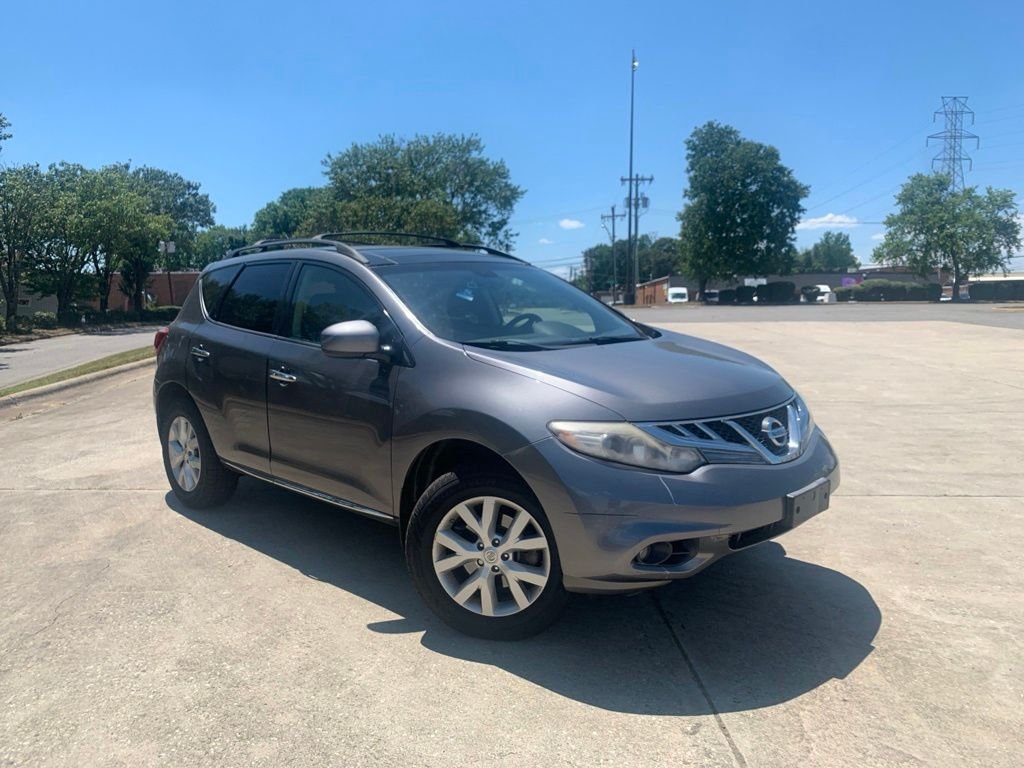 Used 2013 Gray Nissan SL image 4