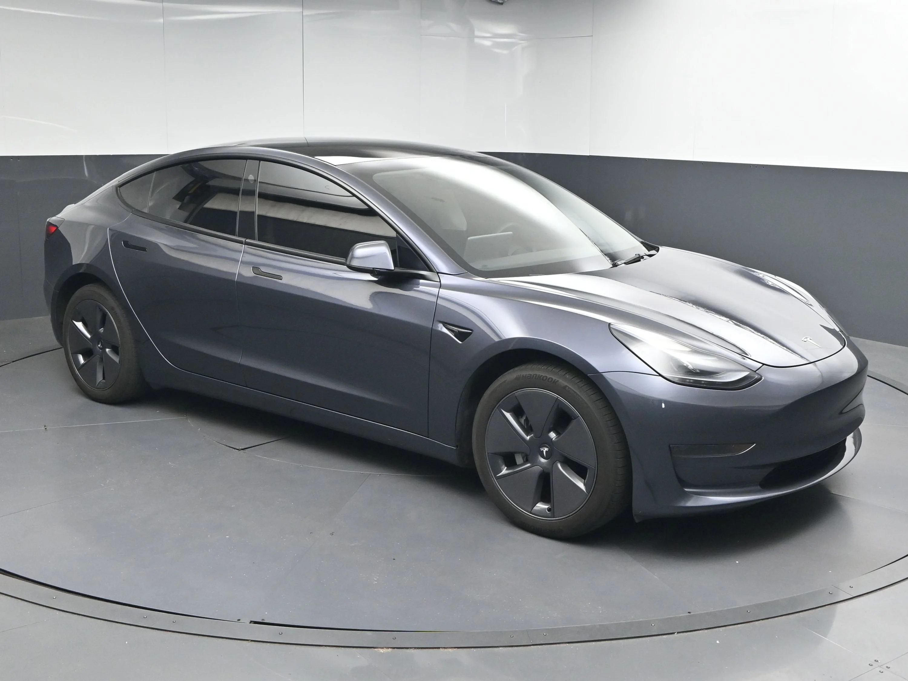 2023 Tesla Model 3 -'s photo