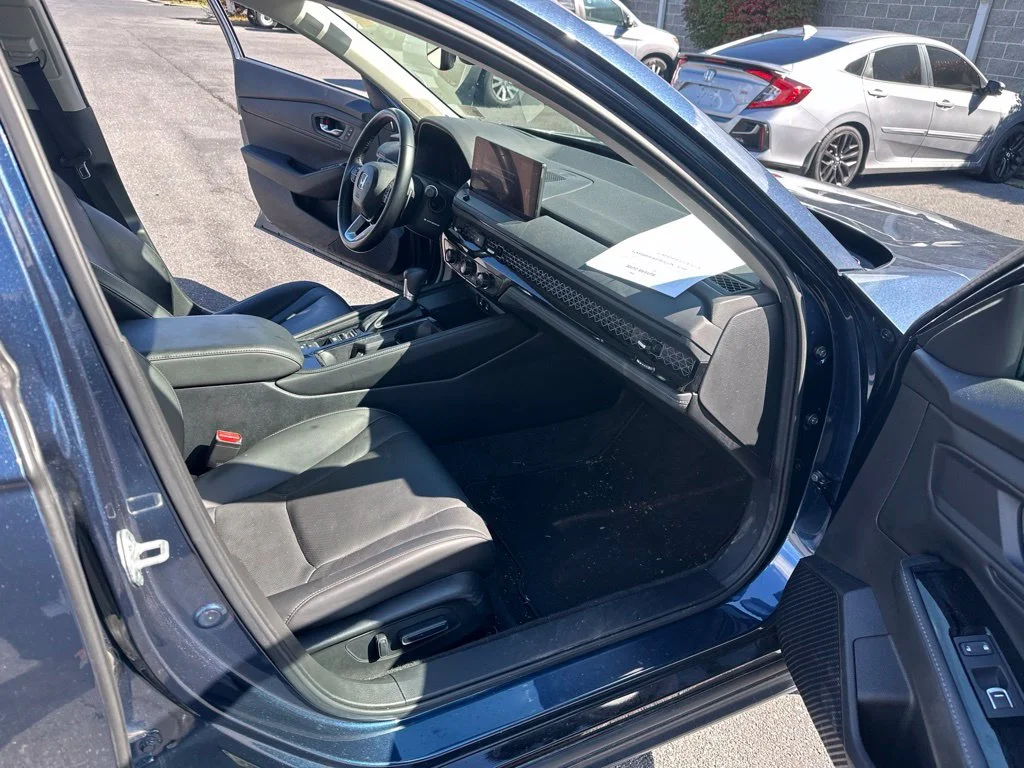 Used 2024 Blue Honda Touring image 13