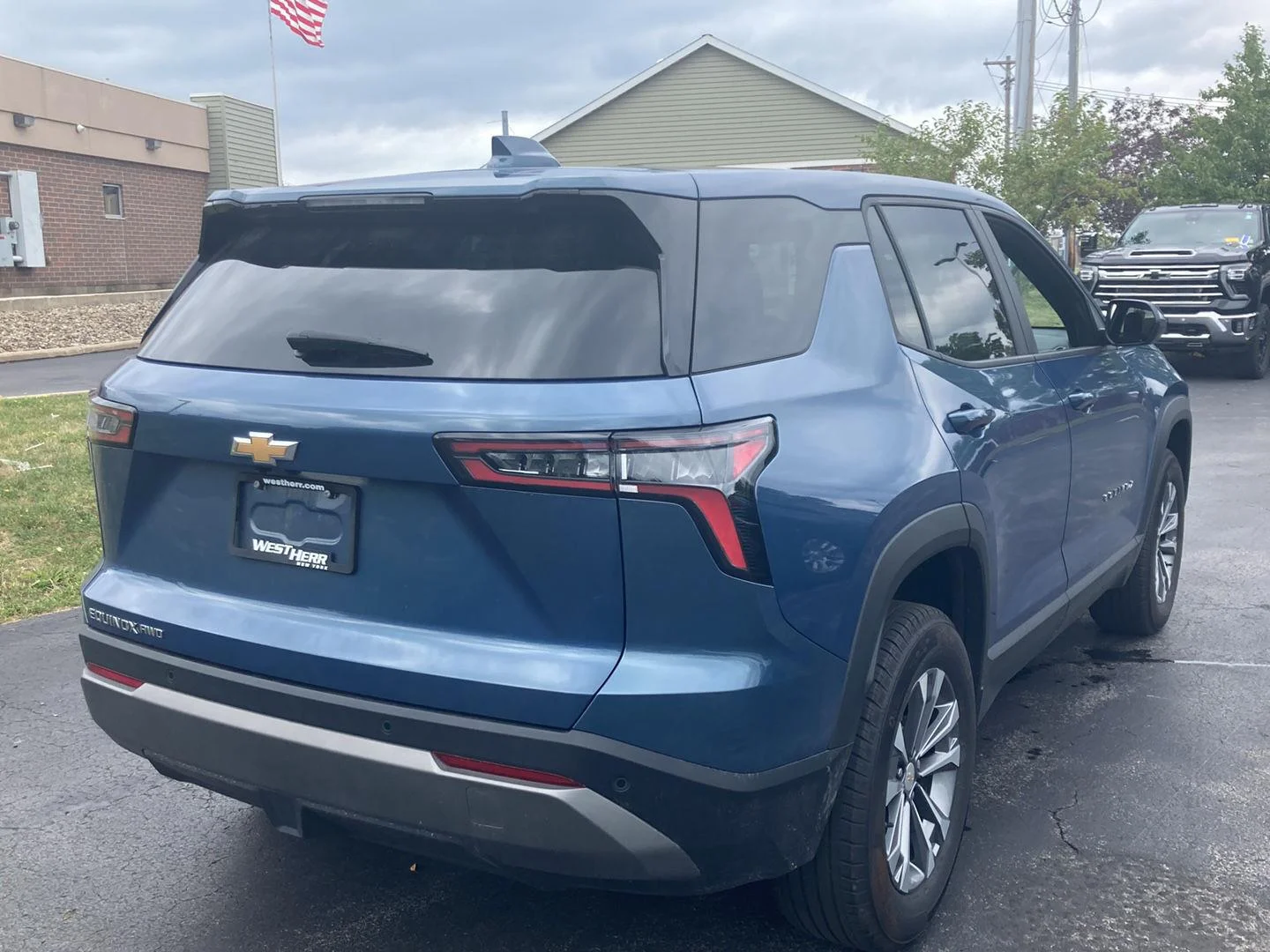 Used 2025 Lakeshore Blue Metallic Chevrolet LT image 7