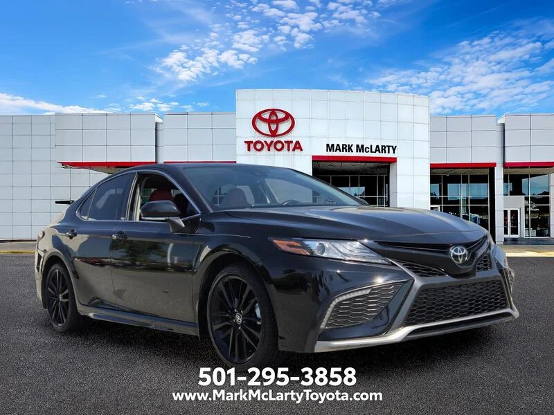 Used 2022 BLACK TOYOTA XSE AUTO image 7