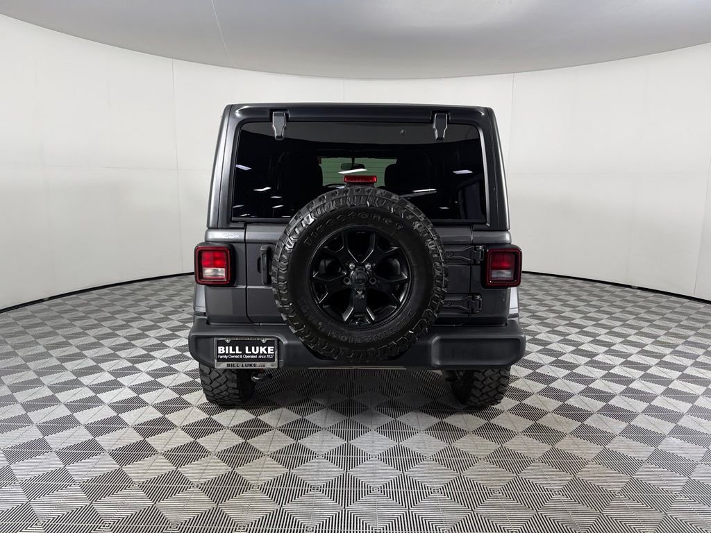 Used 2023 Gray Jeep Sport image 10