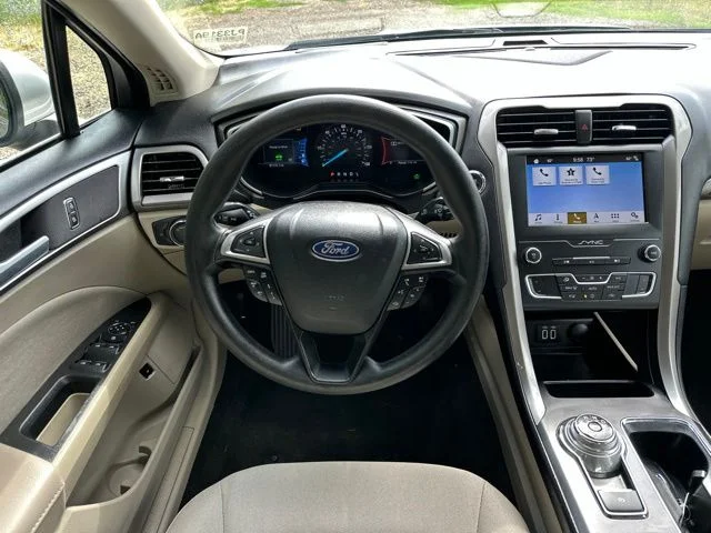 Used 2019 Ingot Silver Ford SE image 25