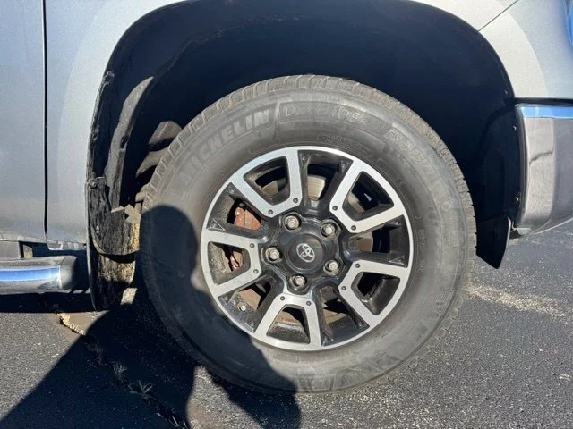 Used 2020 Silver Sky Metallic Toyota SR5 image 9