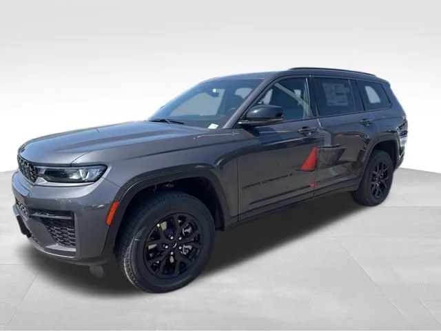 New 2026 Baltic Gray Metallic Clear-Coat Exterior Paint Jeep Laredo Altitude image 3