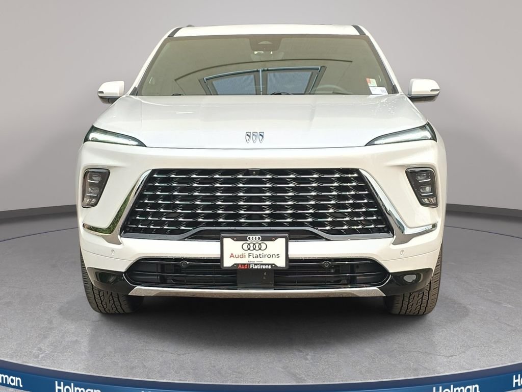 Used 2025 White Buick Avenir image 3