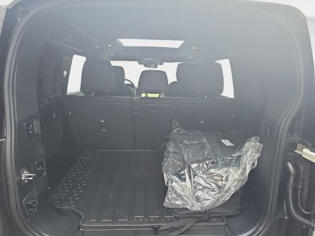New 2026 Fuji White LAND ROVER S image 10