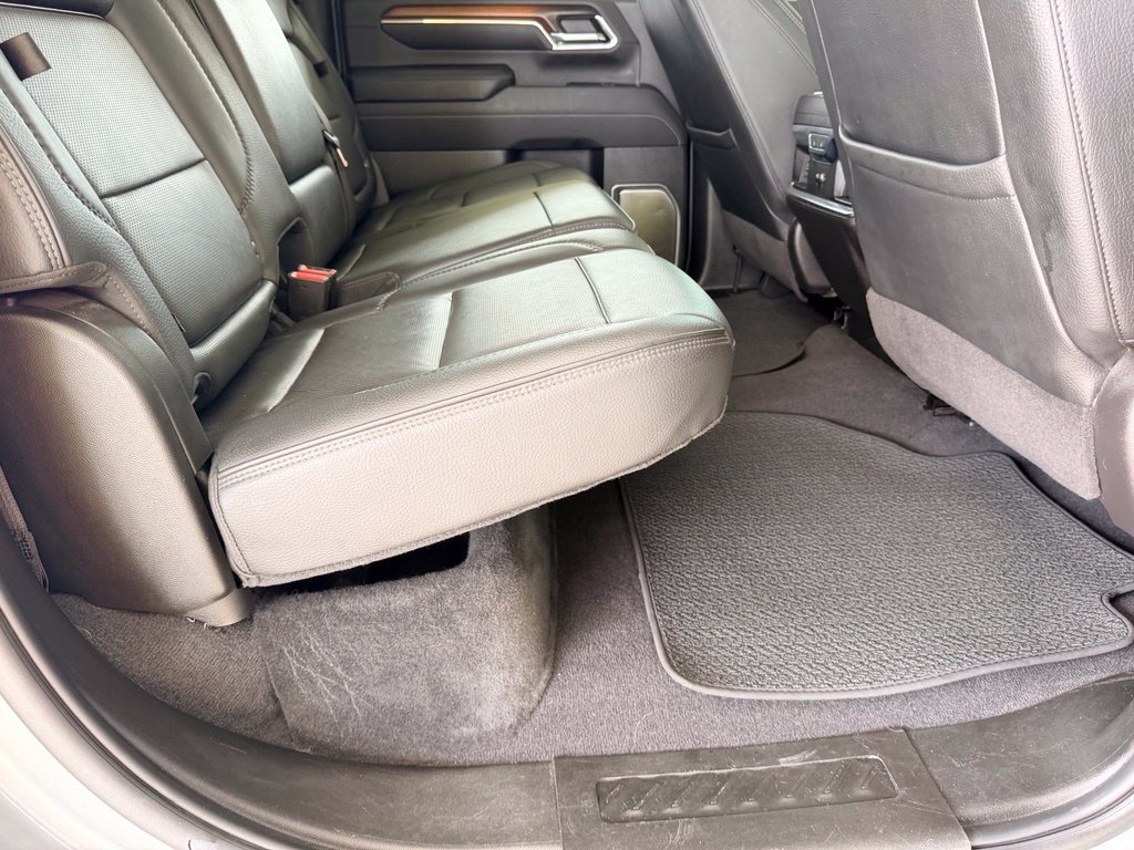 Used 2024 Silver GMC Denali image 37