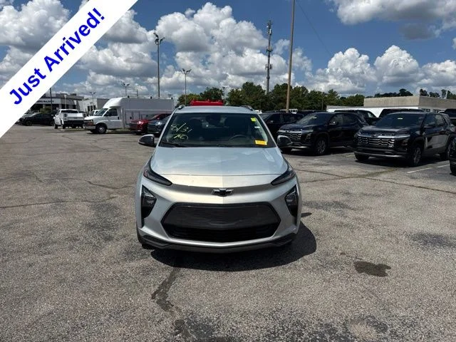 Used 2023 Silver Chevrolet LT image 3