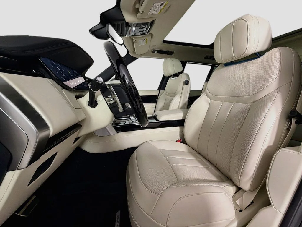 New 2026 Santorini Black Land Rover SE image 22