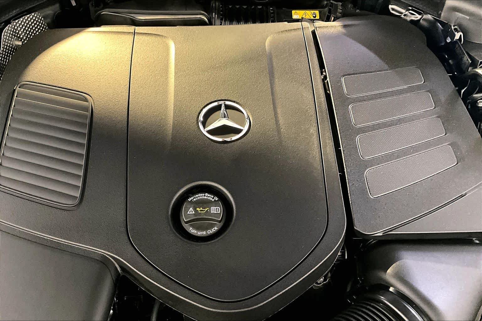 New 2026 Graphite Grey Metallic Mercedes-Benz GLC 300 image 15