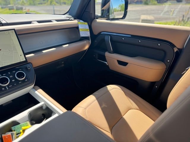 New 2026 Santorini Black Land Rover S image 12