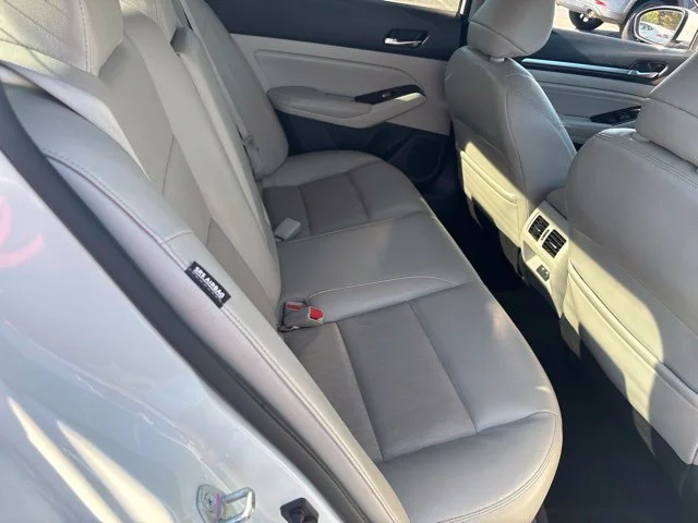 Certified Used 2021 White Nissan 2.5 SL image 15