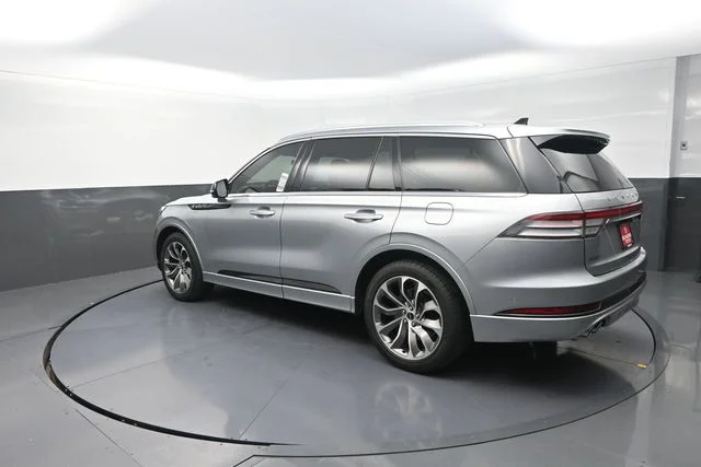 Used 2022 Silver Lincoln Grand Touring image 61
