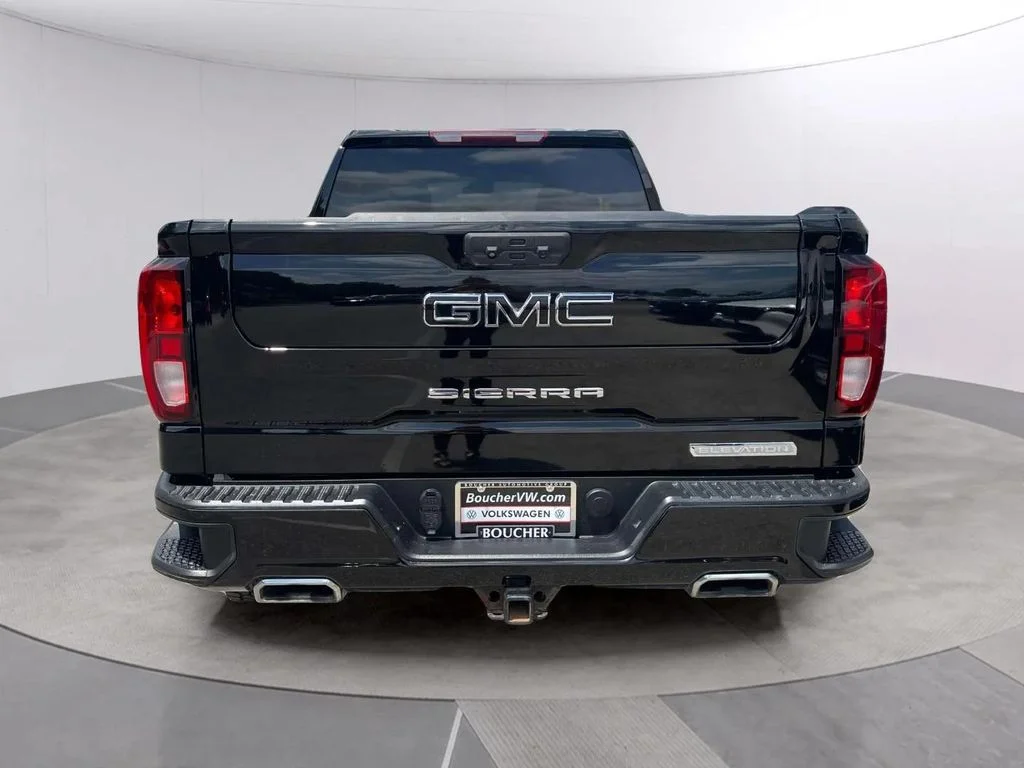 Used 2022 Onyx Black GMC Elevation image 4