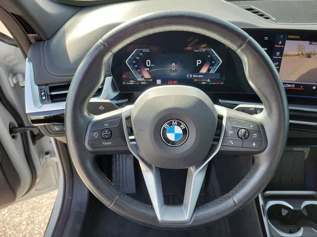 Used 2025  BMW xDrive28i image 27