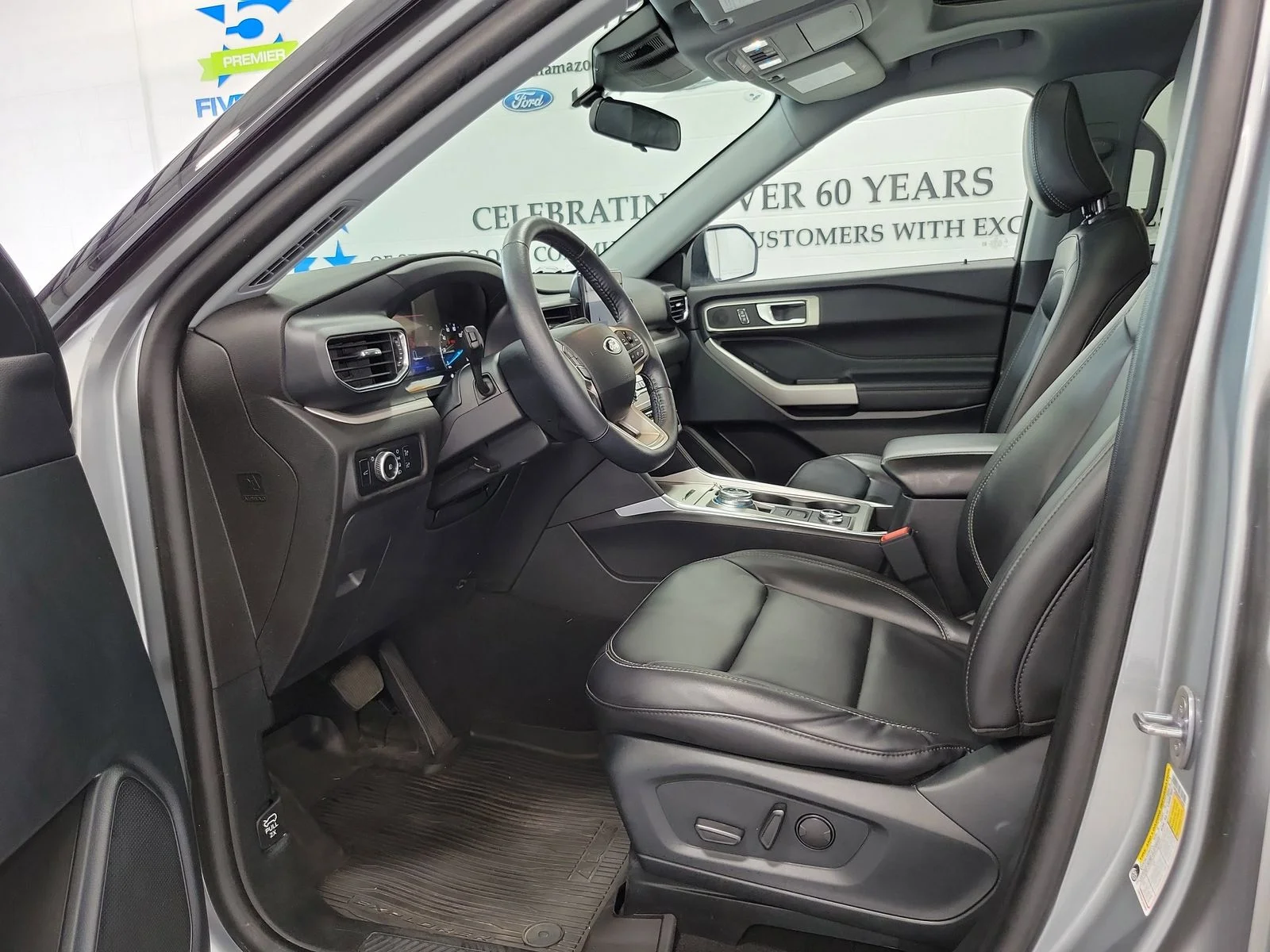 Used 2023 Silver Ford XLT image 8