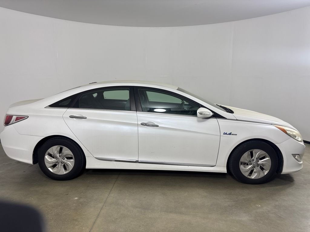 Used 2014 Hyundai Sonata Hybrid Base with VIN KMHEC4A42EA116562 for sale in Montgomery, AL
