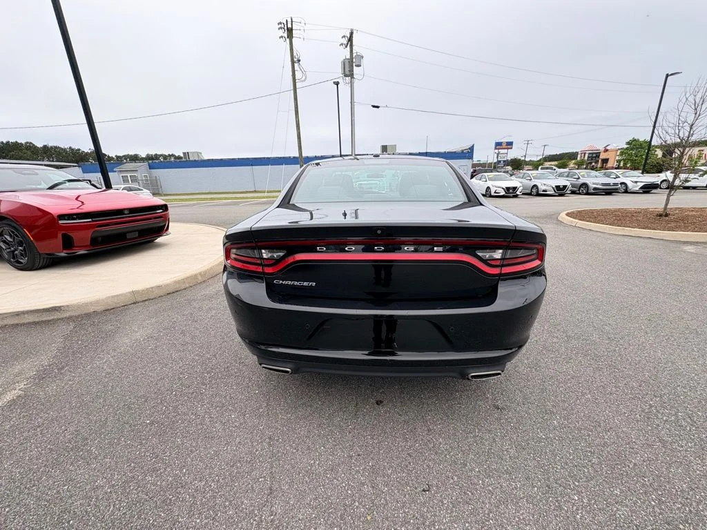 Used 2020 Black Dodge SXT image 4