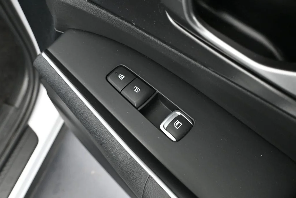 2023 Kia Sorento LX - Photo 46