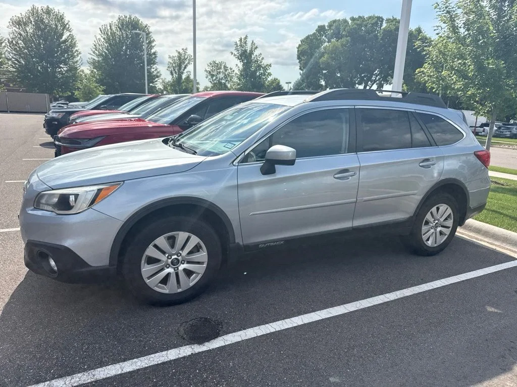 Used 2015 Silver Subaru 2.5i Premium image 4