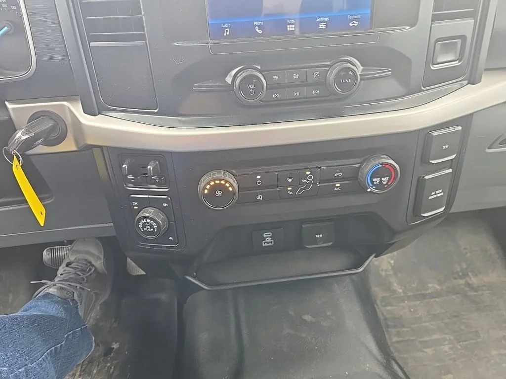 Used 2021 Oxford White Ford XL image 17