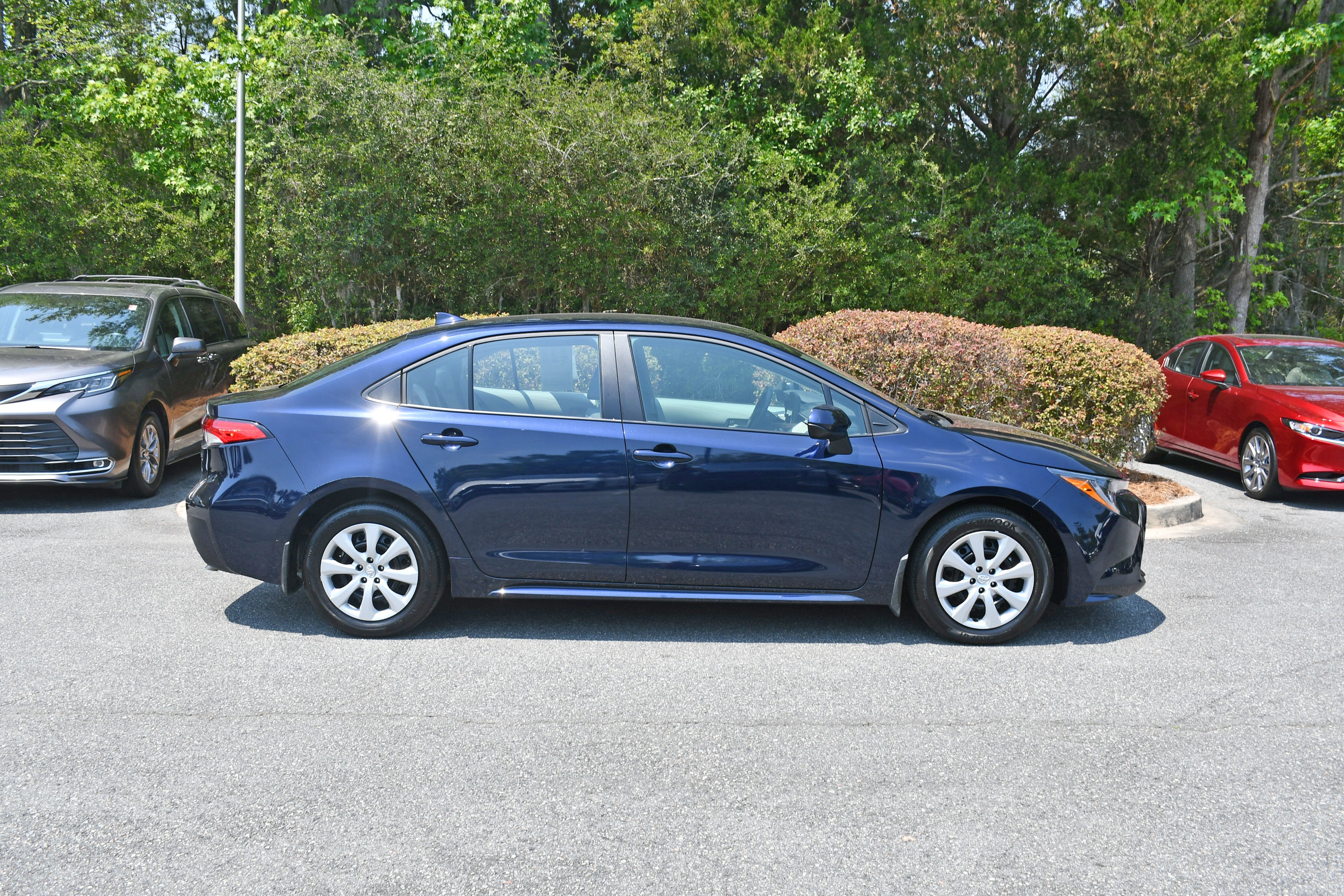 Used 2025  Toyota LE image 5