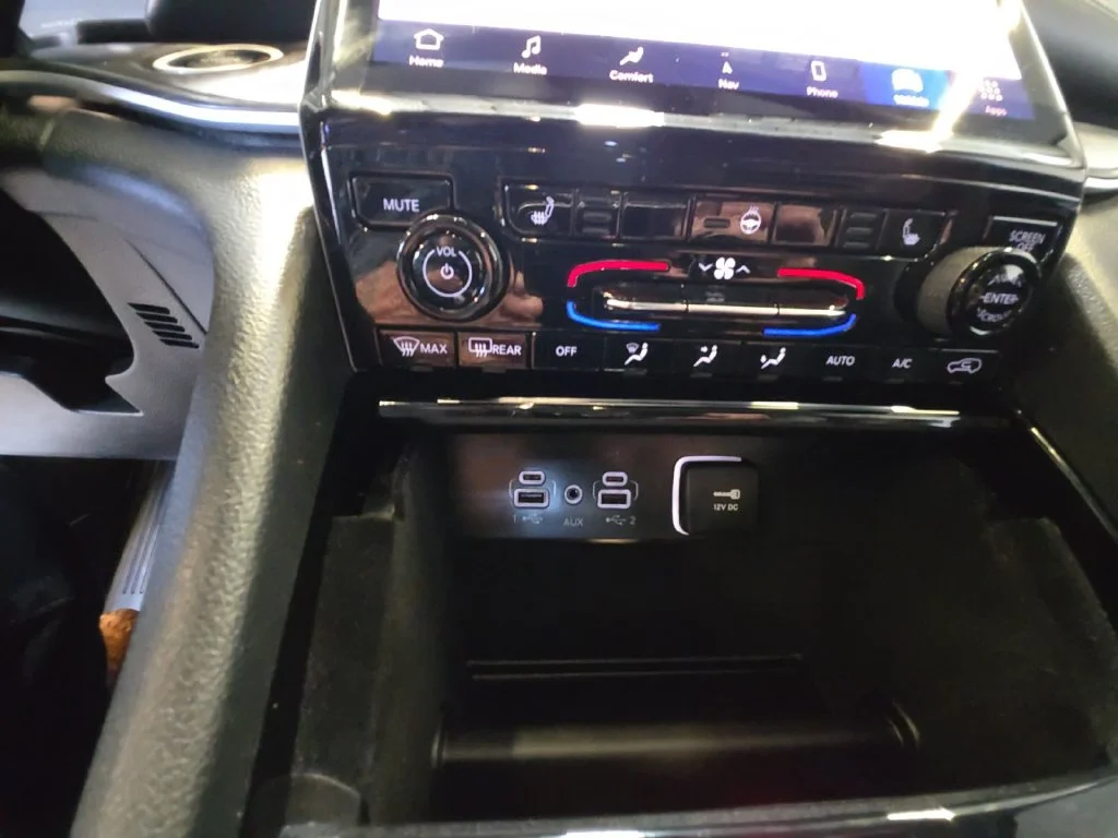 Used 2022 White Jeep Limited image 23