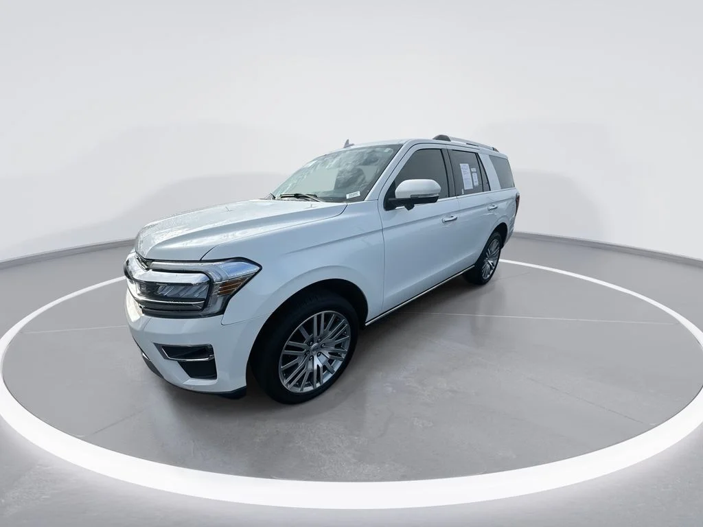 Used 2023 White Ford Limited image 4