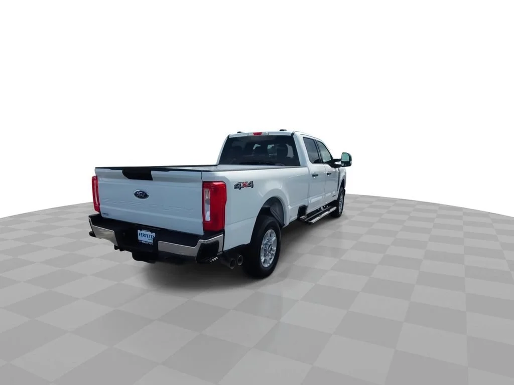 Used 2025 White Ford XL image 8