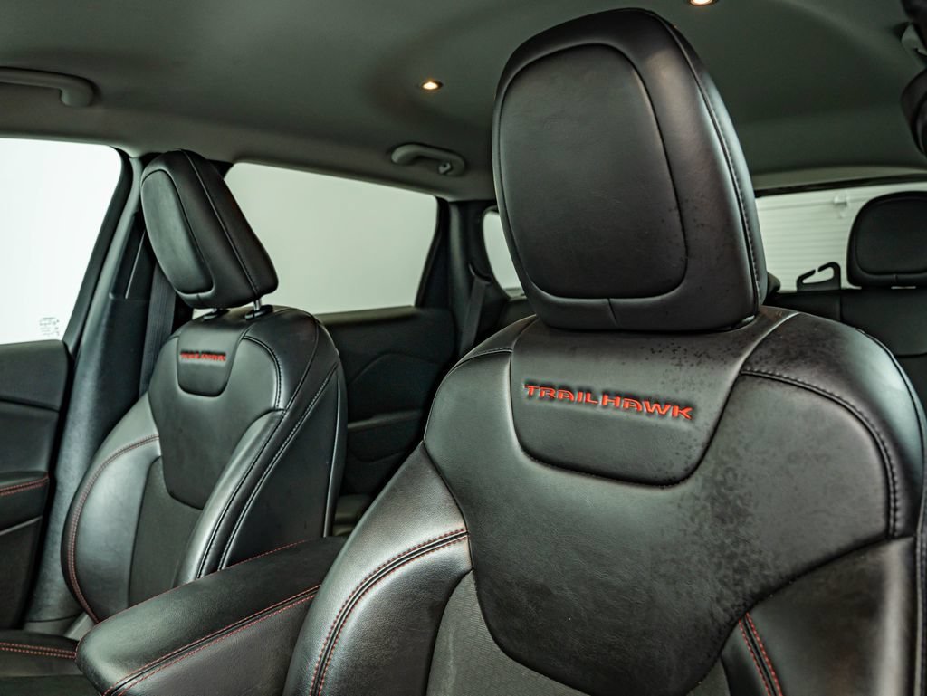 Used 2020 Hydro Blue Pearlcoat Jeep Trailhawk image 33