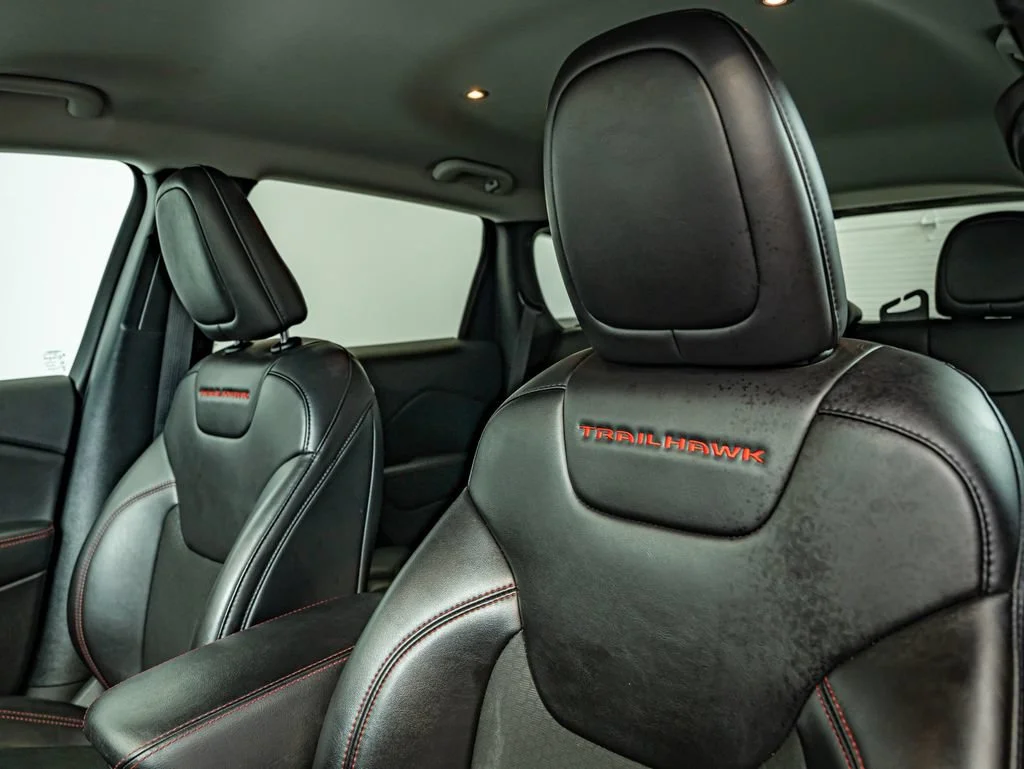 Used 2020 Hydro Blue Pearlcoat Jeep Trailhawk image 33