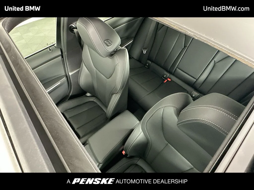 2025 BMW 3 Series 330i - Photo 22