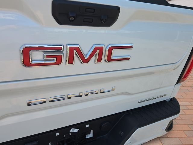 Used 2023 White Frost GMC Denali image 5