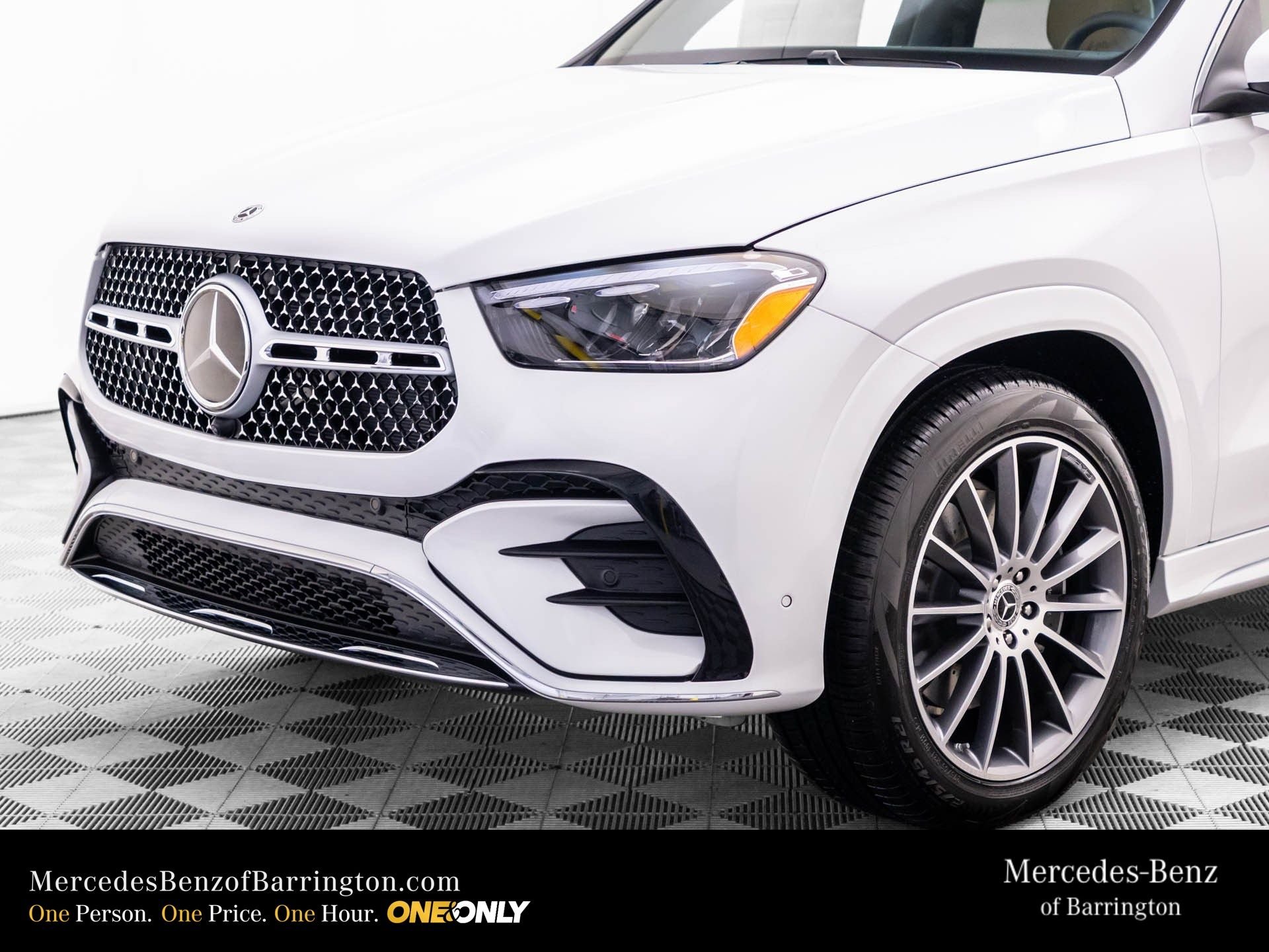 New 2026 MANUFAKTUR Moonlight White Metallic Mercedes-Benz GLE 350 image 39