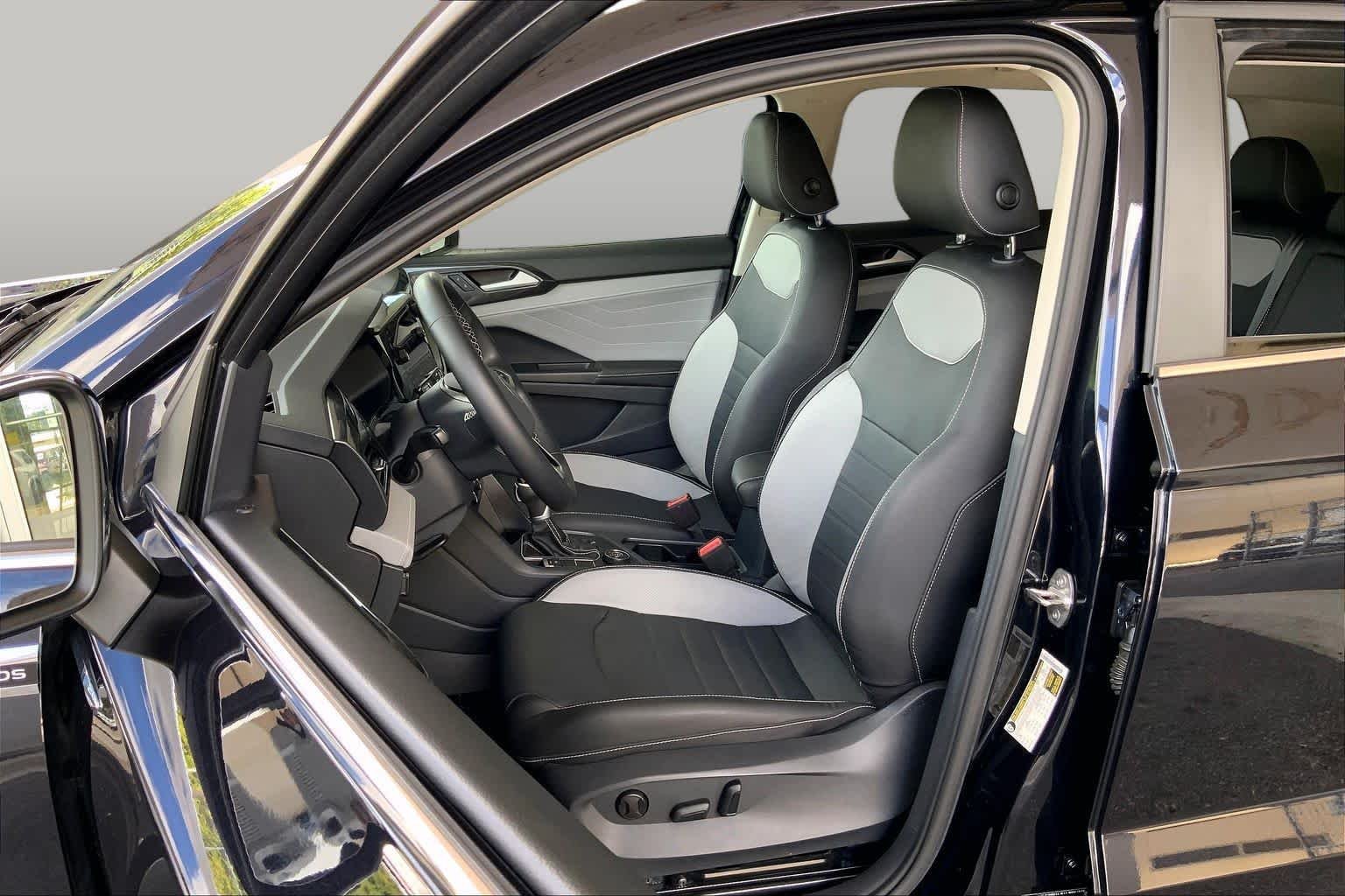 Used 2024 Deep Black Pearl Volkswagen SEL image 8
