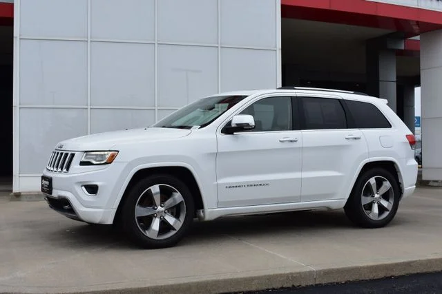 Used 2016 White Jeep Overland image 2