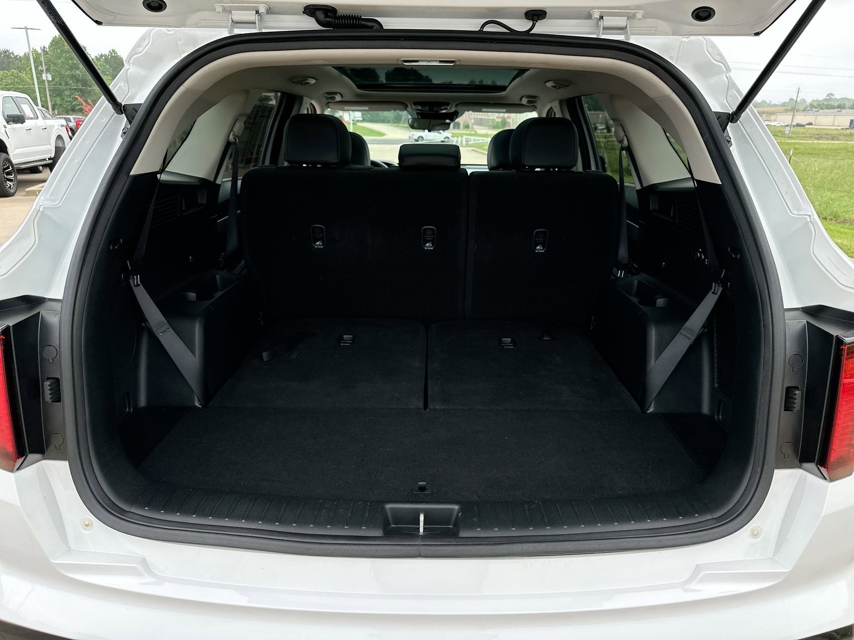 Used 2022 Glacial White Pearl Kia S image 25