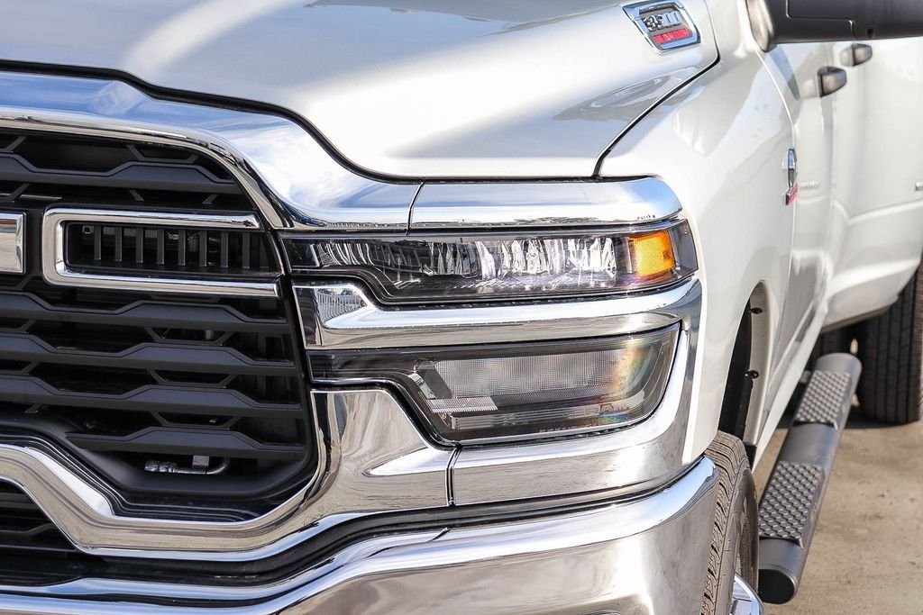 New 2026 Silver Ram Tradesman image 5