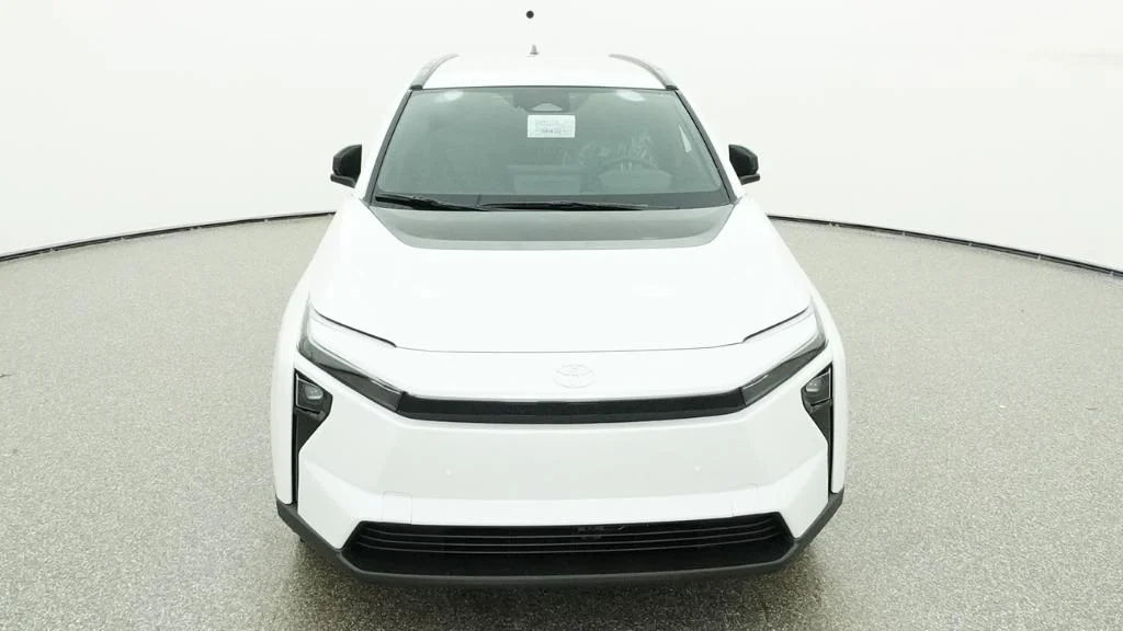 New 2026 Wind Chill Pearl Toyota XLE image 10
