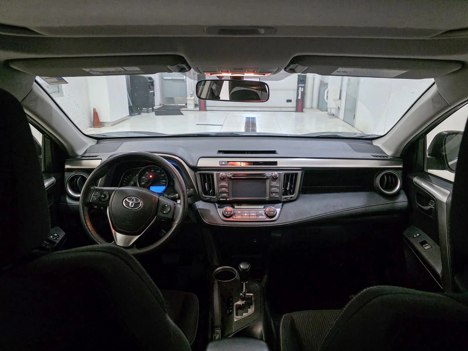 Used 2014 Gray Toyota XLE image 22