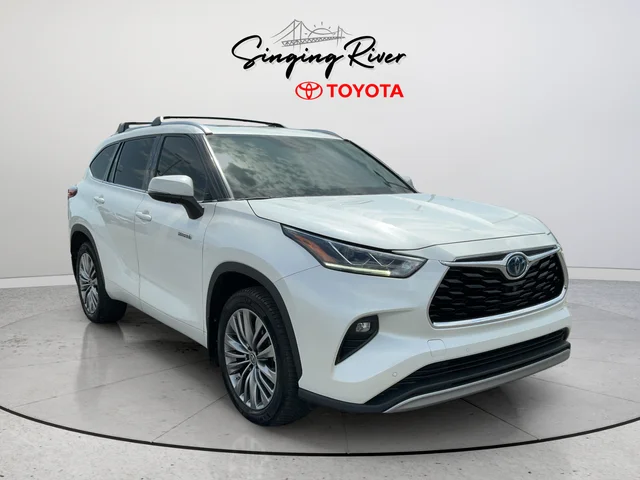 Used 2020 White Toyota Platinum image 1