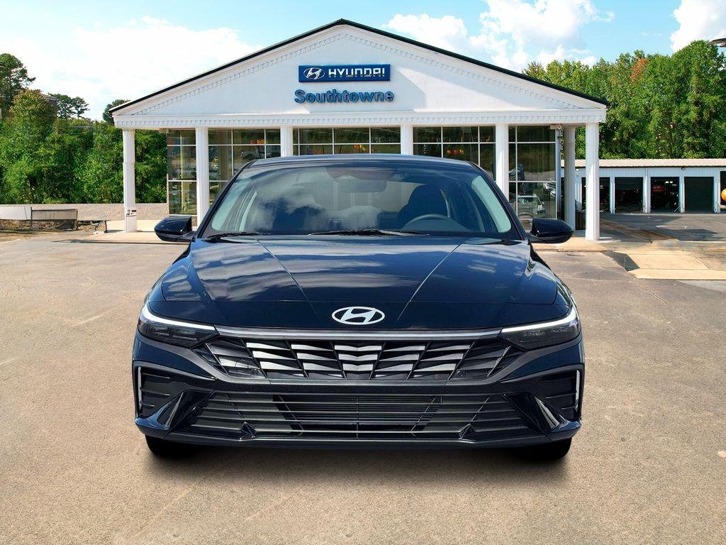 New 2026 Black Hyundai SE image 12
