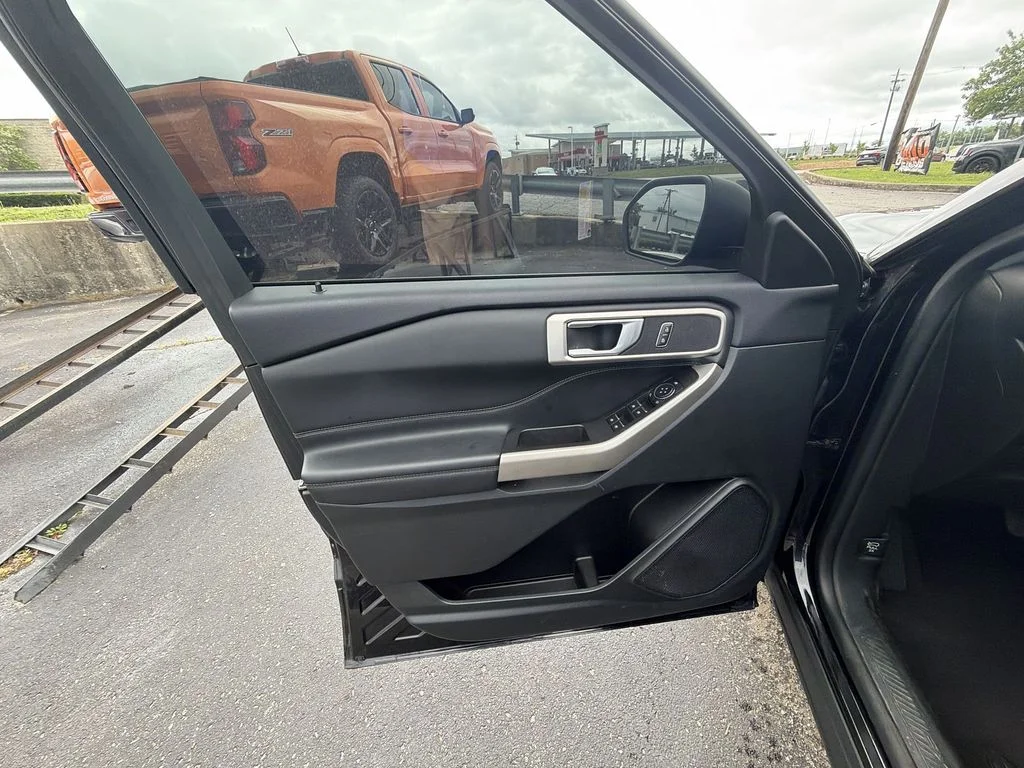 Used 2023 Black Ford XLT image 13