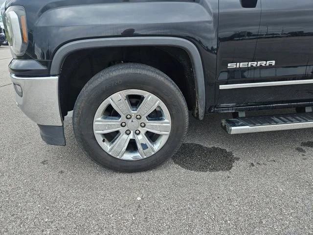 Used 2017 ONYX BLACK GMC SLT image 26