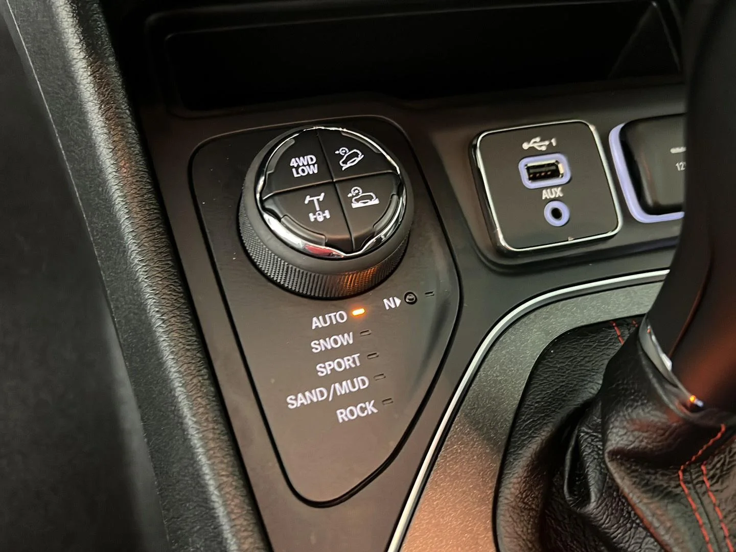 Used 2022 Granite Crystal Metallic Clearcoat Jeep Trailhawk image 20