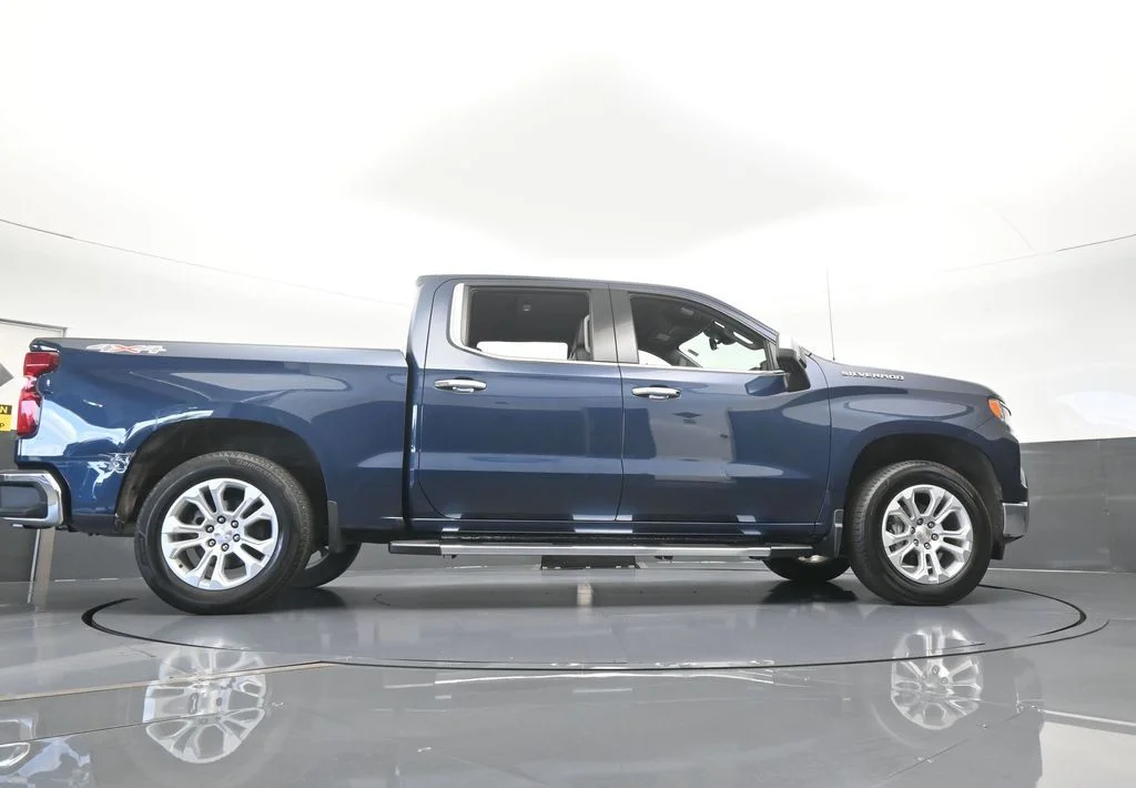 Used 2022 Northsky Blue Metallic Chevrolet LTZ image 67