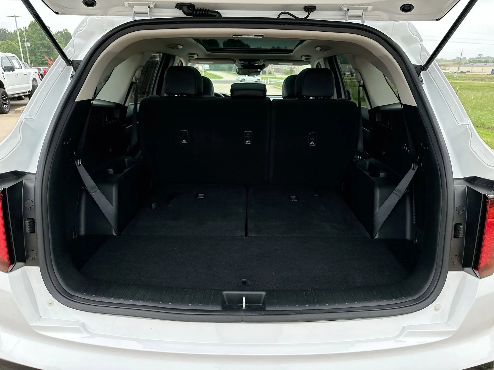 2022 Kia Sorento S - Photo 25